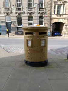 【オリンピック】あなたの街の郵便ポストは金色？？
