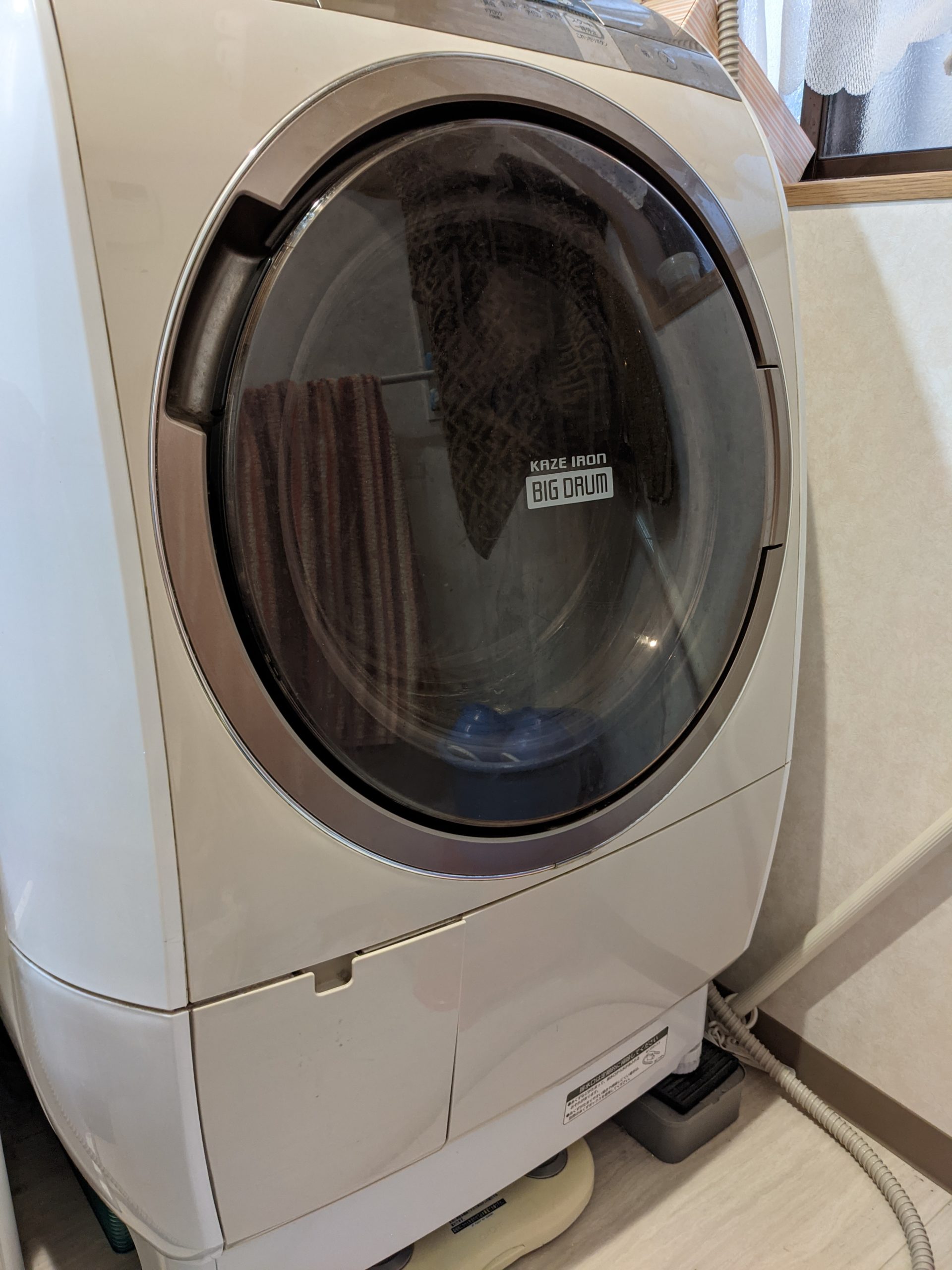 【主婦の使命！】ドラム式洗濯機の排水フィルターに要注意！
